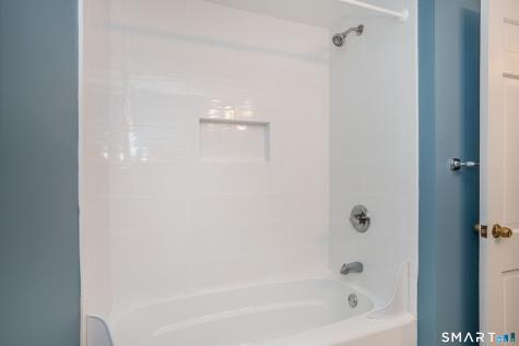 6 Stratton Lane Simsbury CT 06092