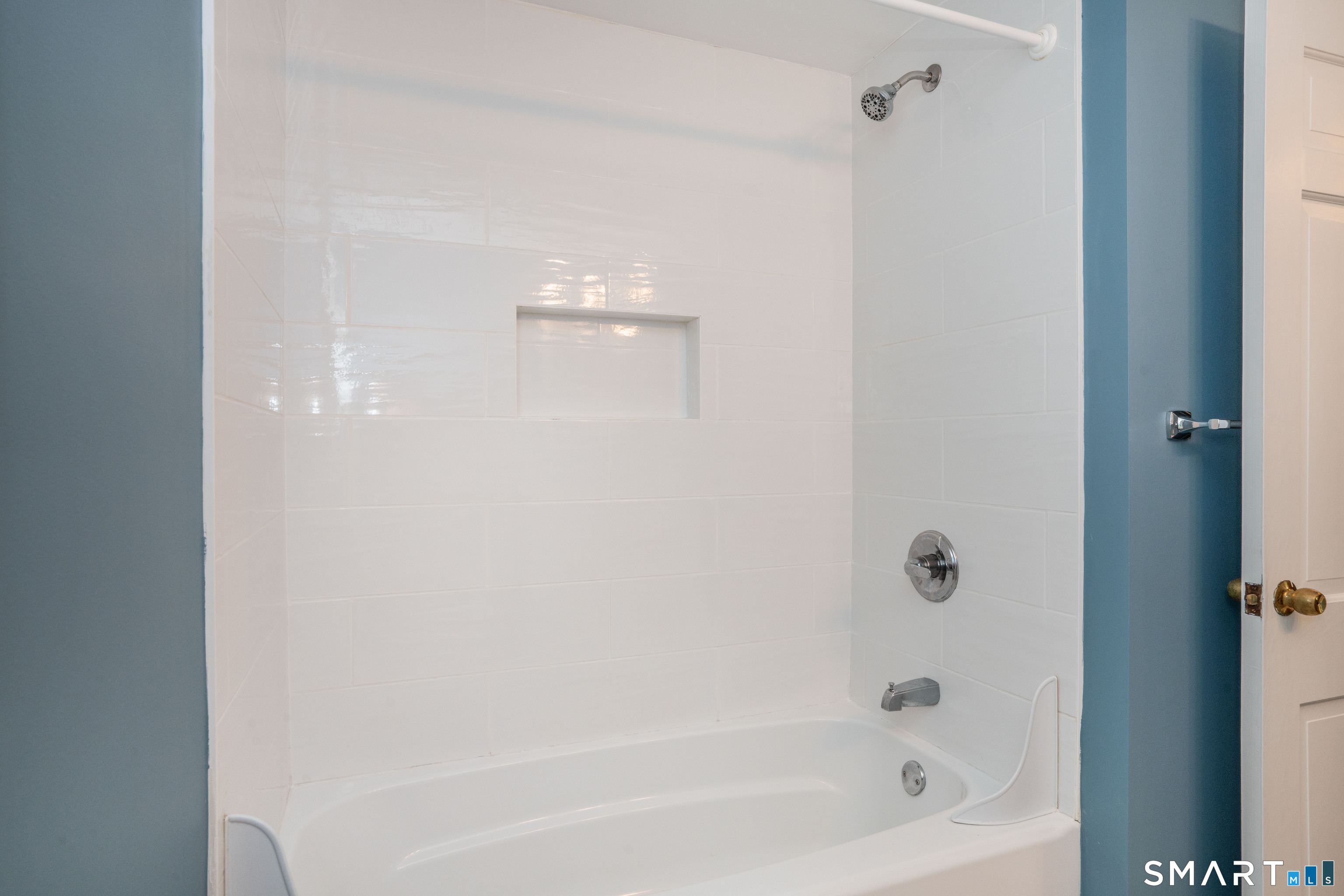 6 Stratton Lane Simsbury CT 06092