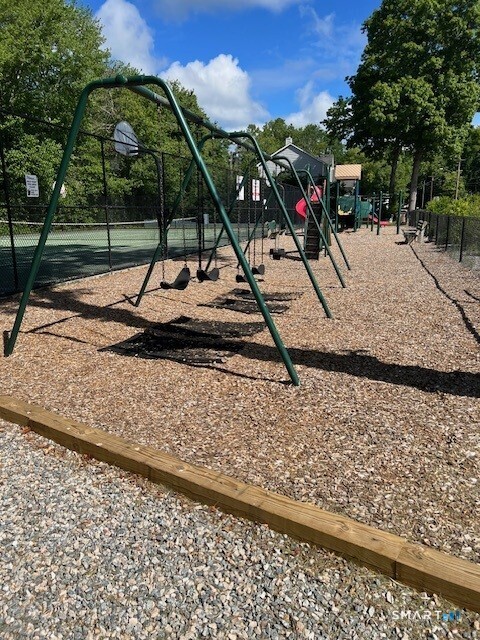 7 Edge Hill Road East Lyme CT 06357