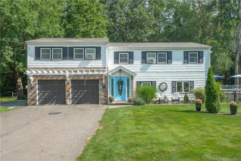 11 Appleblossom Lane Newtown CT 06470