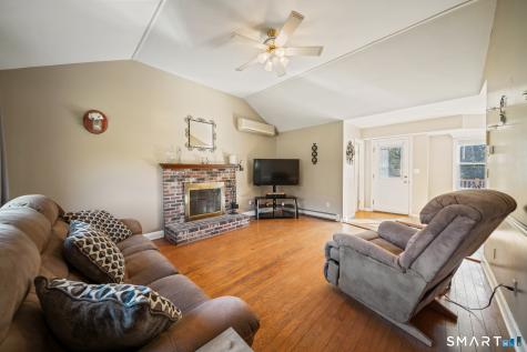 18 Carriage Drive Seymour CT 06483