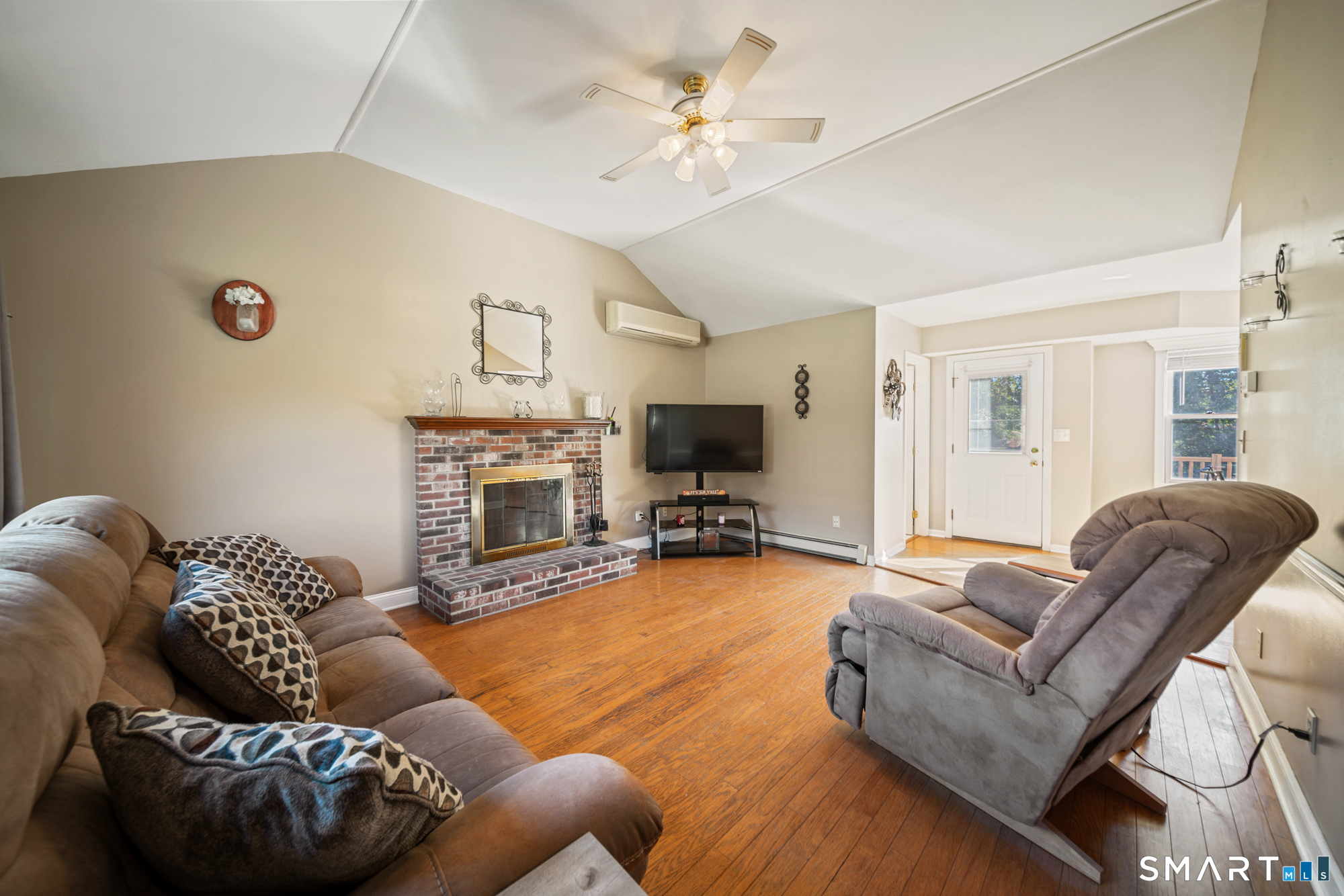 18 Carriage Drive Seymour CT 06483