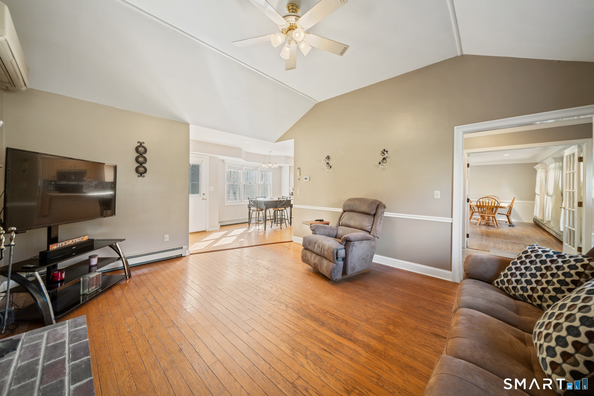 18 Carriage Drive Seymour CT 06483