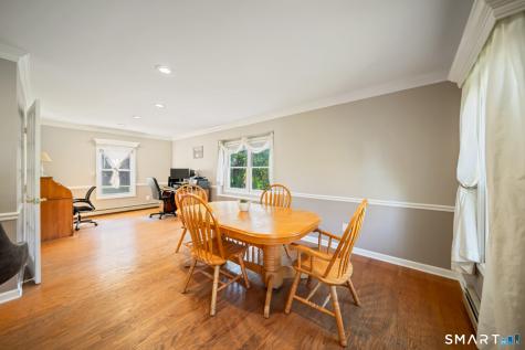 18 Carriage Drive Seymour CT 06483