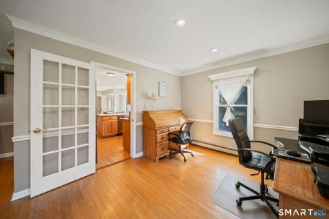 18 Carriage Drive Seymour CT 06483