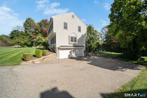 18 Carriage Drive Seymour CT 06483