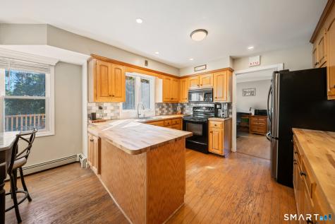 18 Carriage Drive Seymour CT 06483