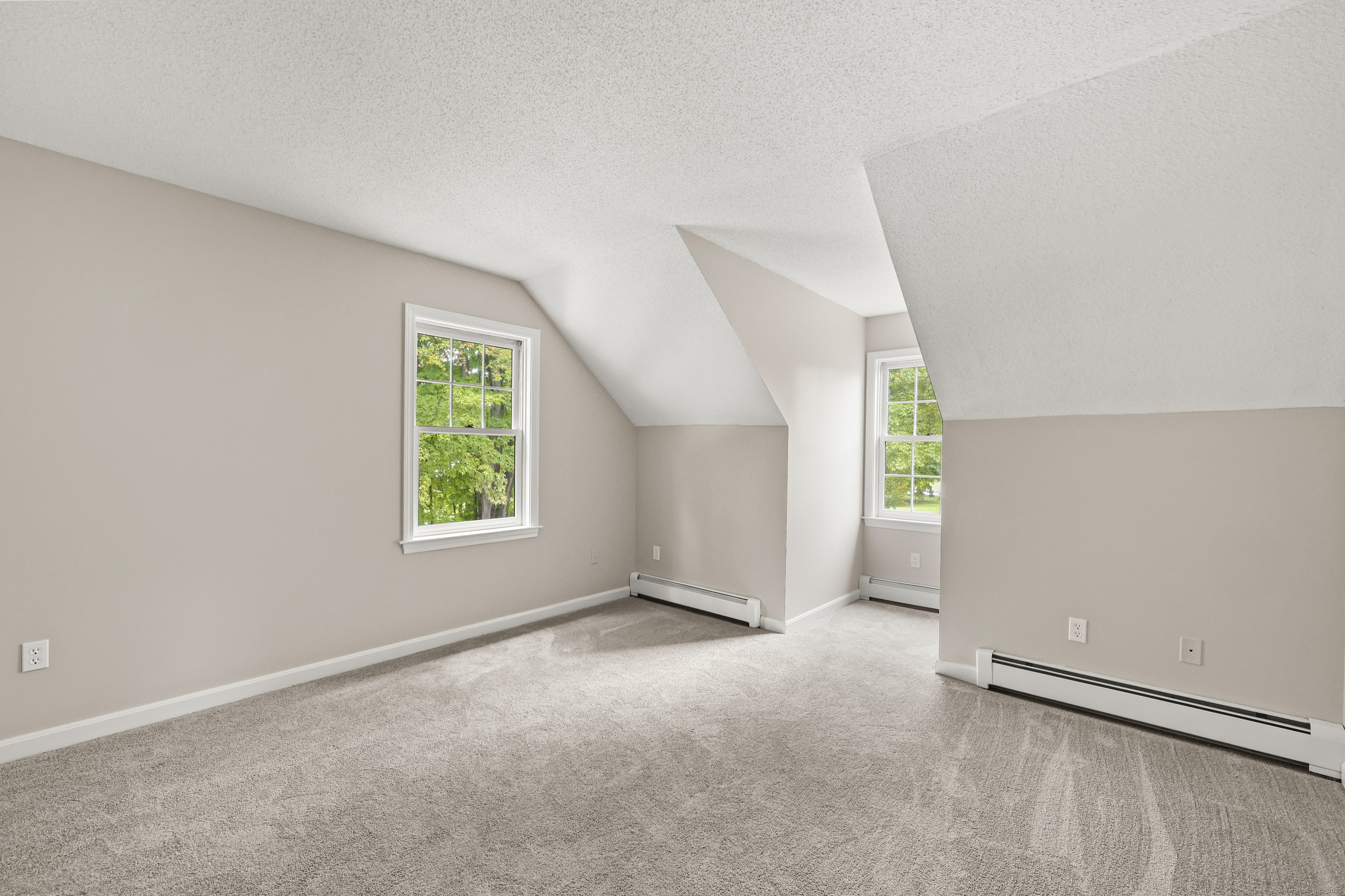 643 Burnham West Street Manchester CT 06042