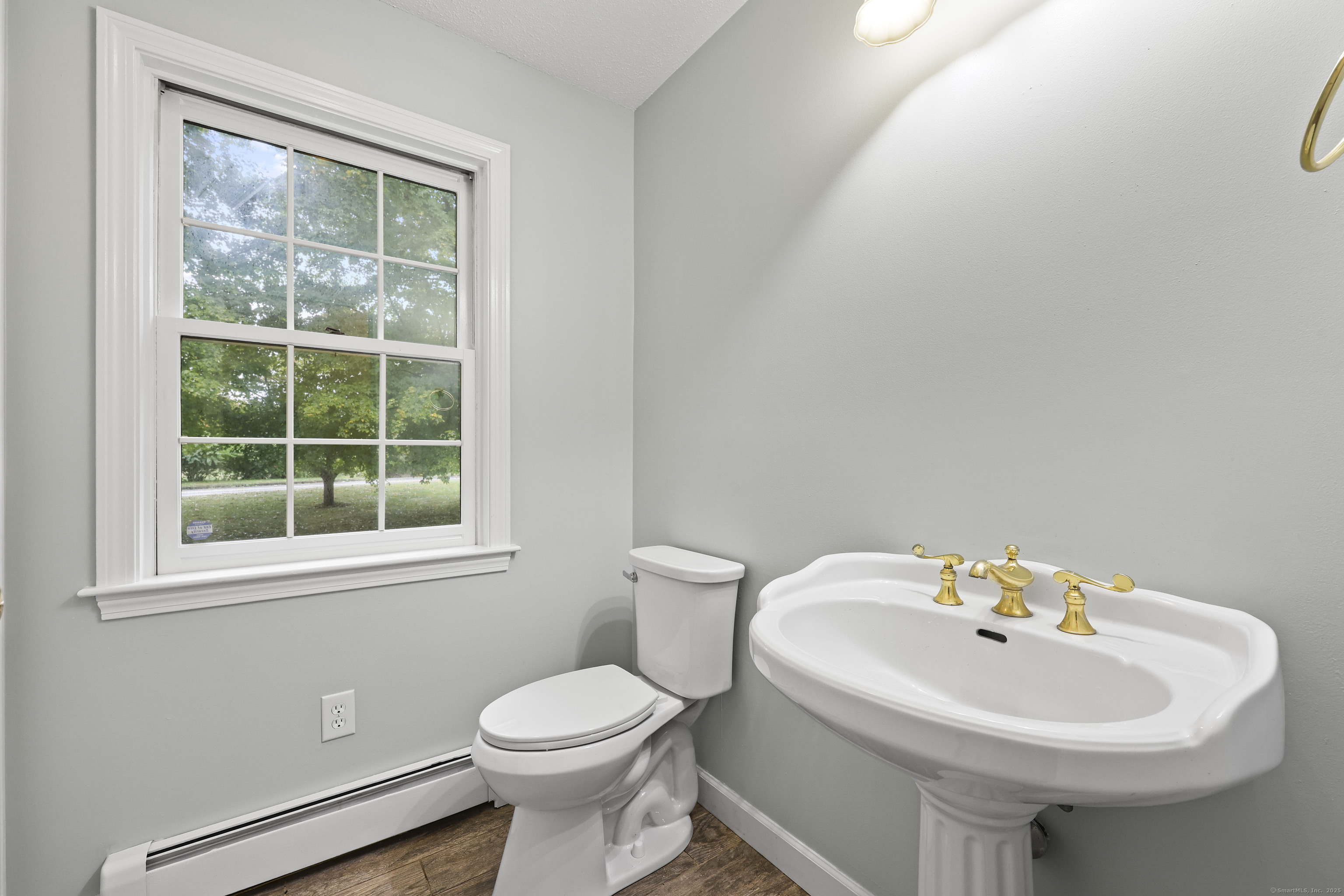 643 Burnham West Street Manchester CT 06042