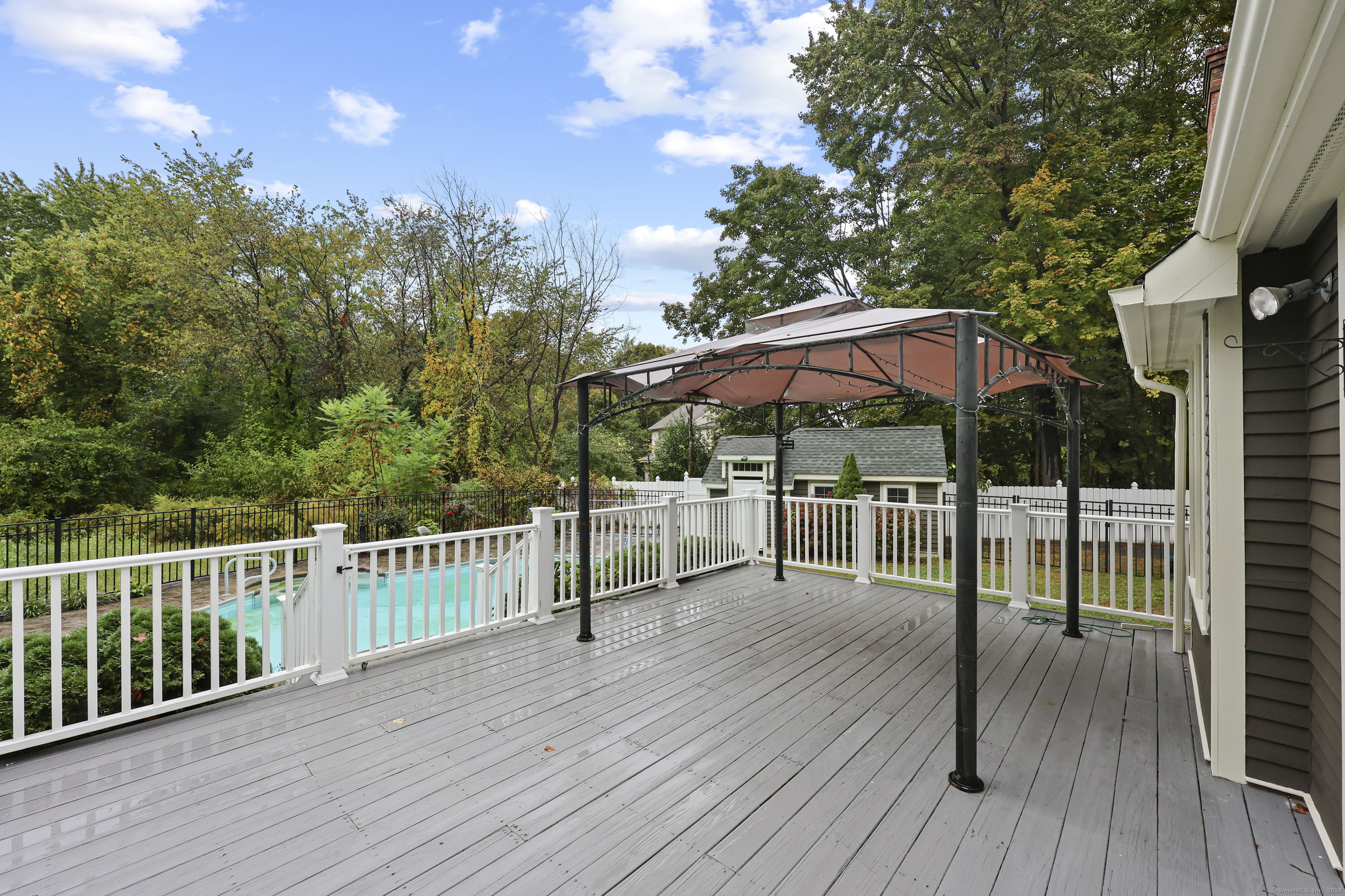 643 Burnham West Street Manchester CT 06042