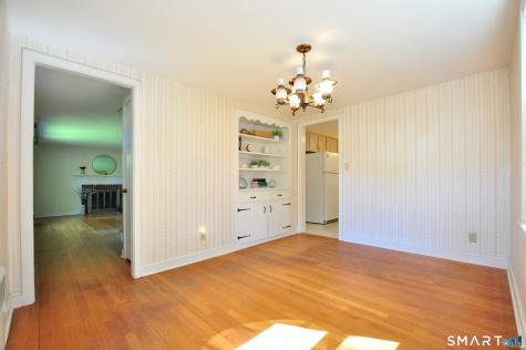 5 Robin Road Simsbury CT 06070