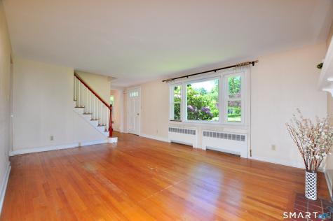 5 Robin Road Simsbury CT 06070
