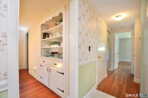 5 Robin Road Simsbury CT 06070