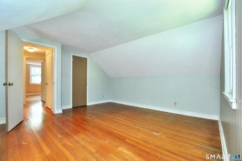 5 Robin Road Simsbury CT 06070