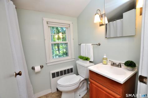 5 Robin Road Simsbury CT 06070