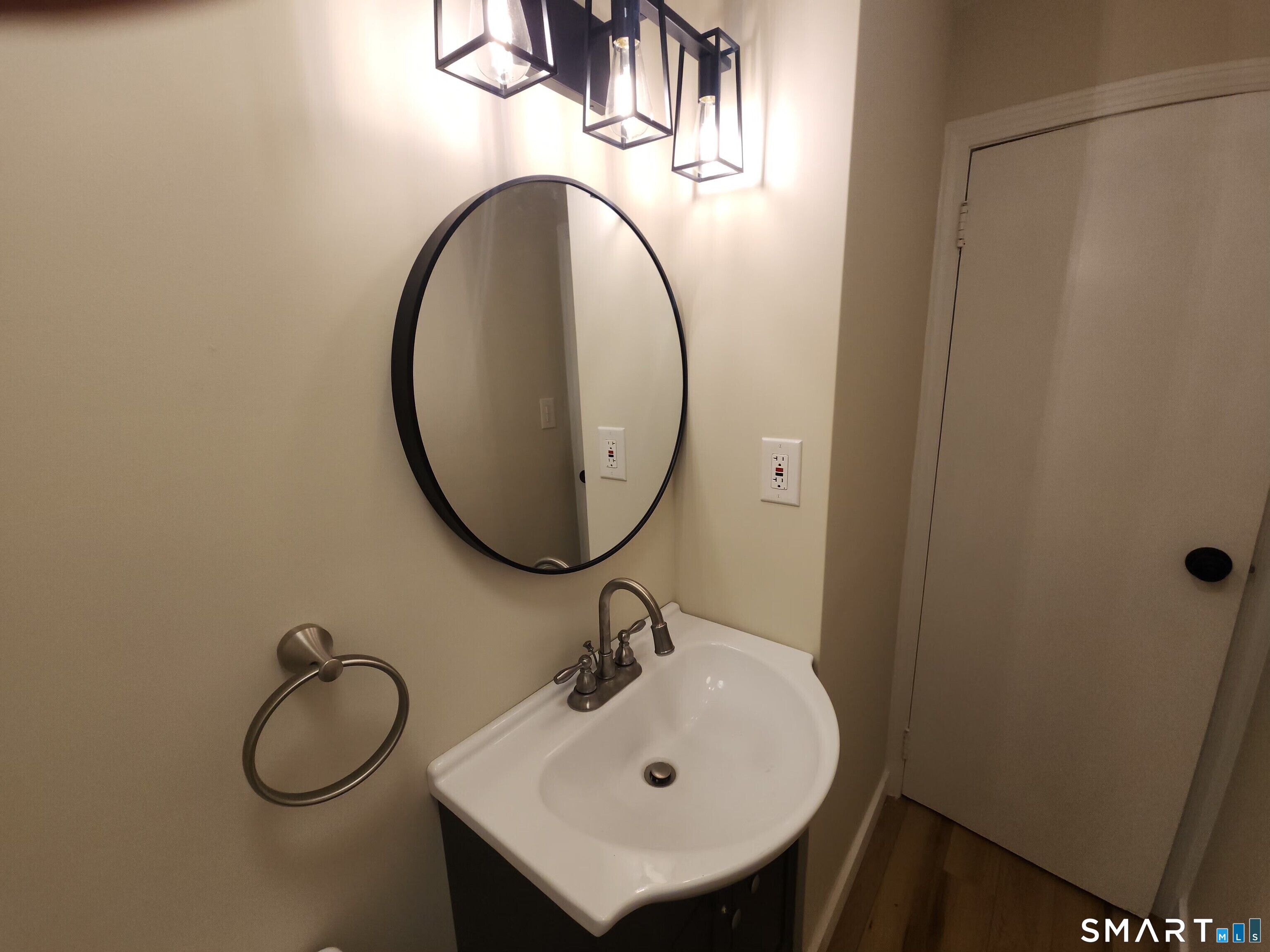 20 Hicksville Road Cromwell CT 06416