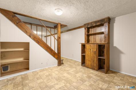 4 Bowen Road North Haven CT 06473