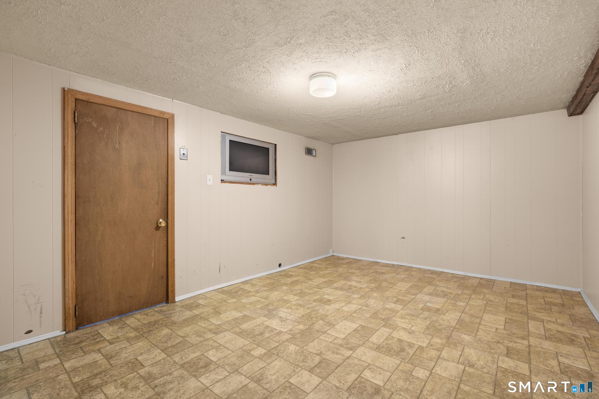 4 Bowen Road North Haven CT 06473