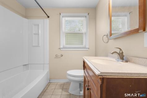 4 Bowen Road North Haven CT 06473