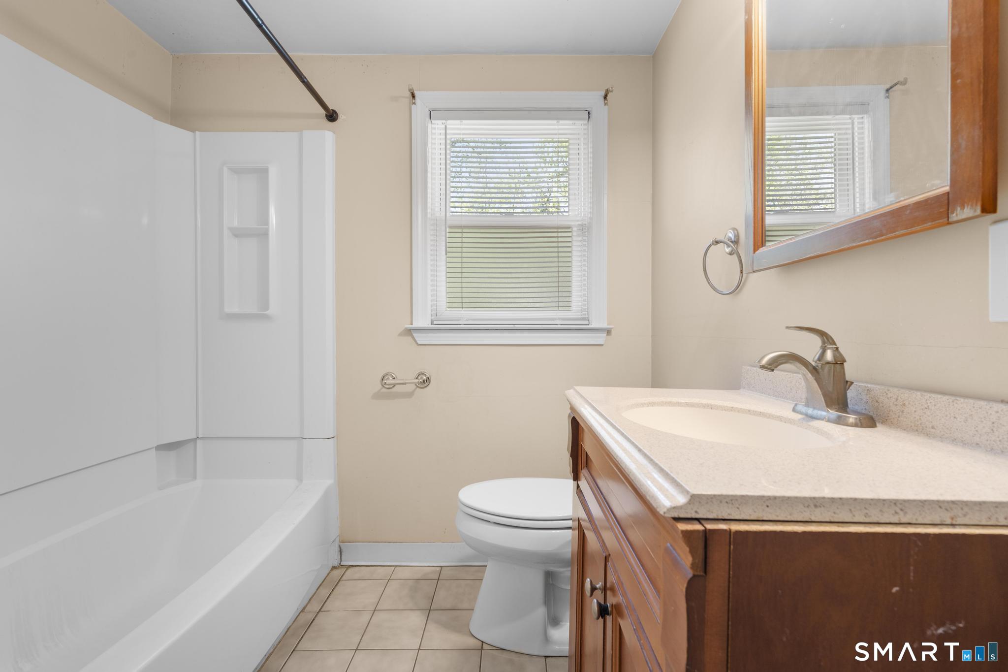 4 Bowen Road North Haven CT 06473