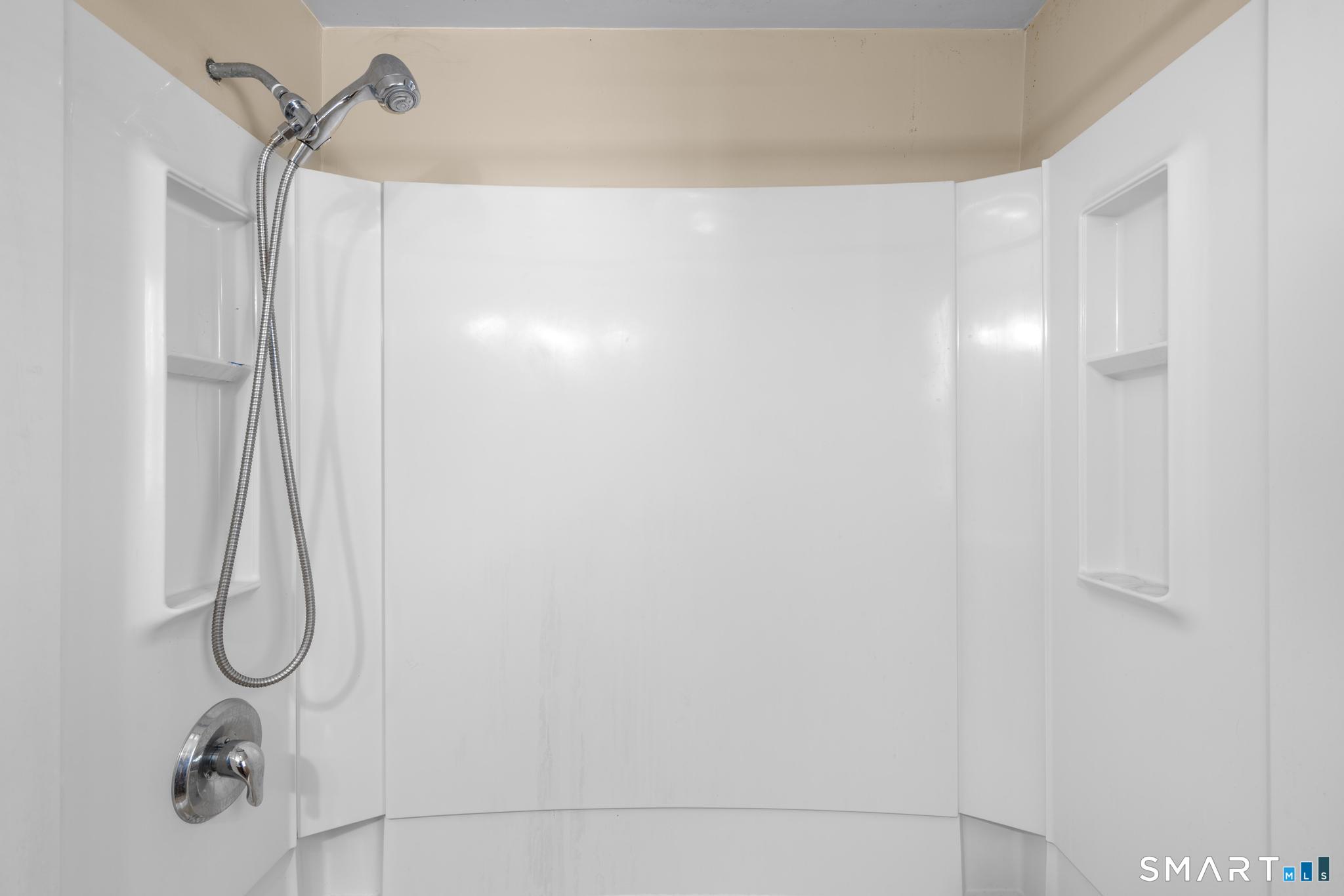 4 Bowen Road North Haven CT 06473