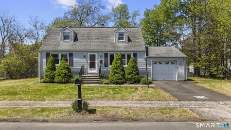 4 Bowen Road North Haven CT 06473
