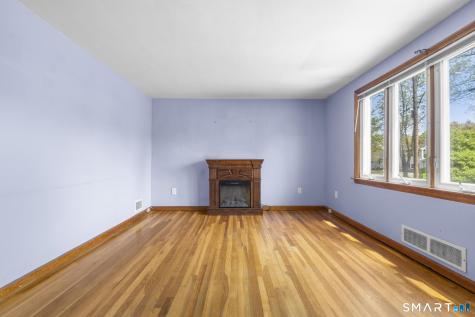 4 Bowen Road North Haven CT 06473