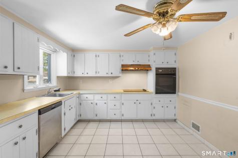 4 Bowen Road North Haven CT 06473