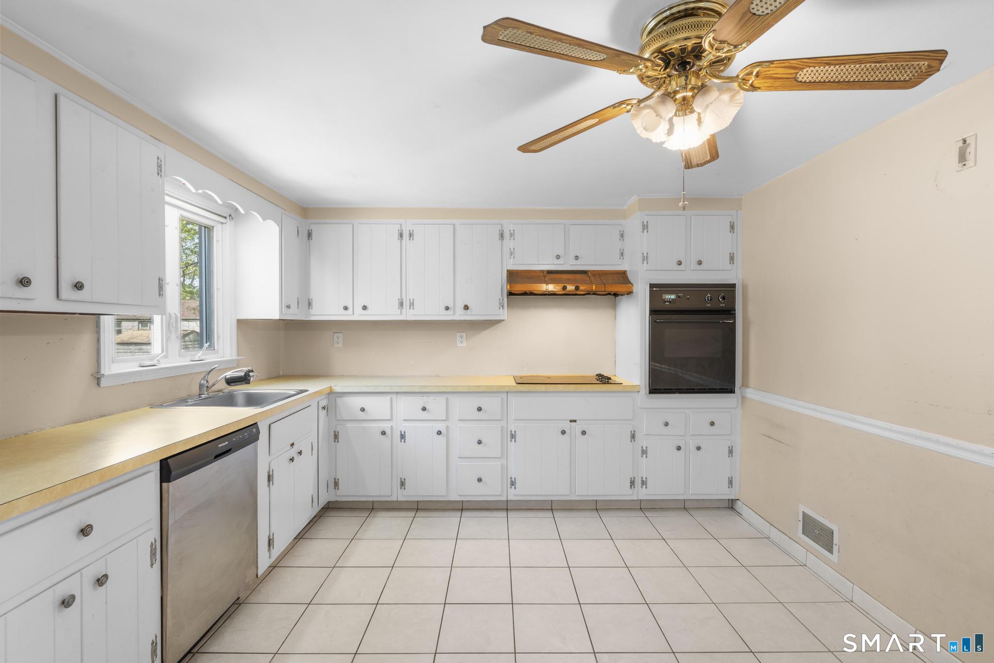 4 Bowen Road North Haven CT 06473