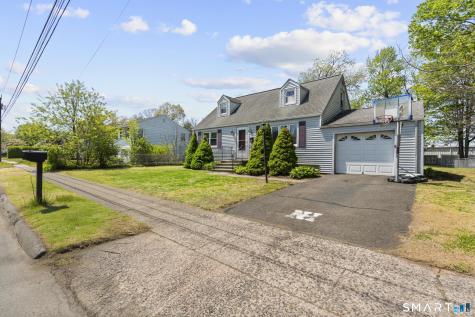4 Bowen Road North Haven CT 06473