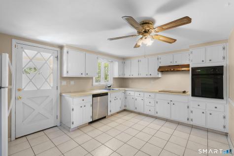 4 Bowen Road North Haven CT 06473