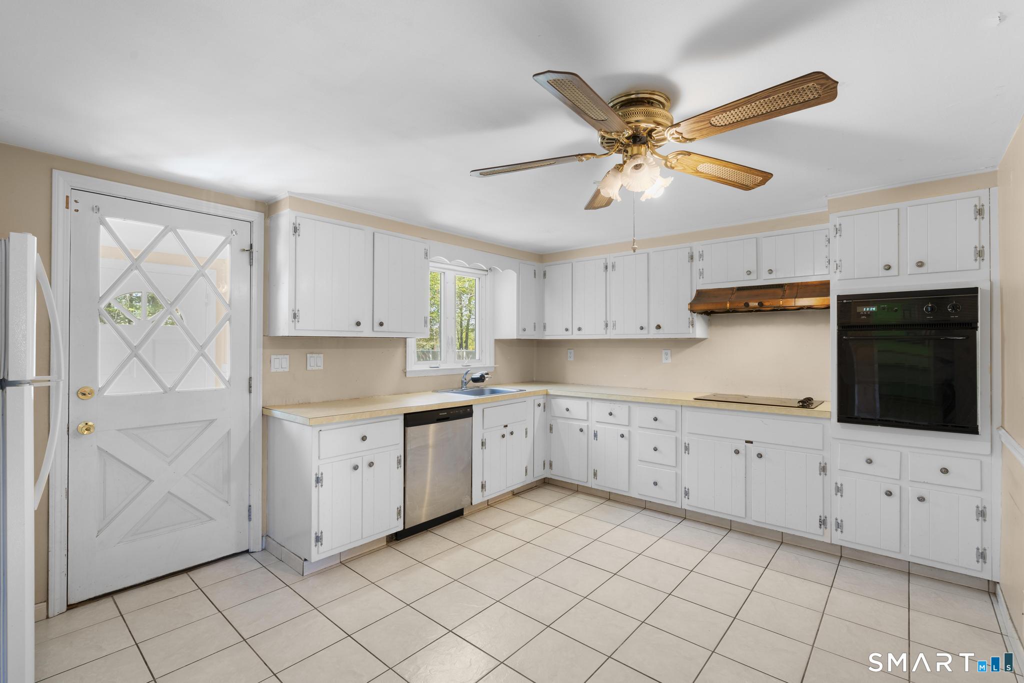 4 Bowen Road North Haven CT 06473