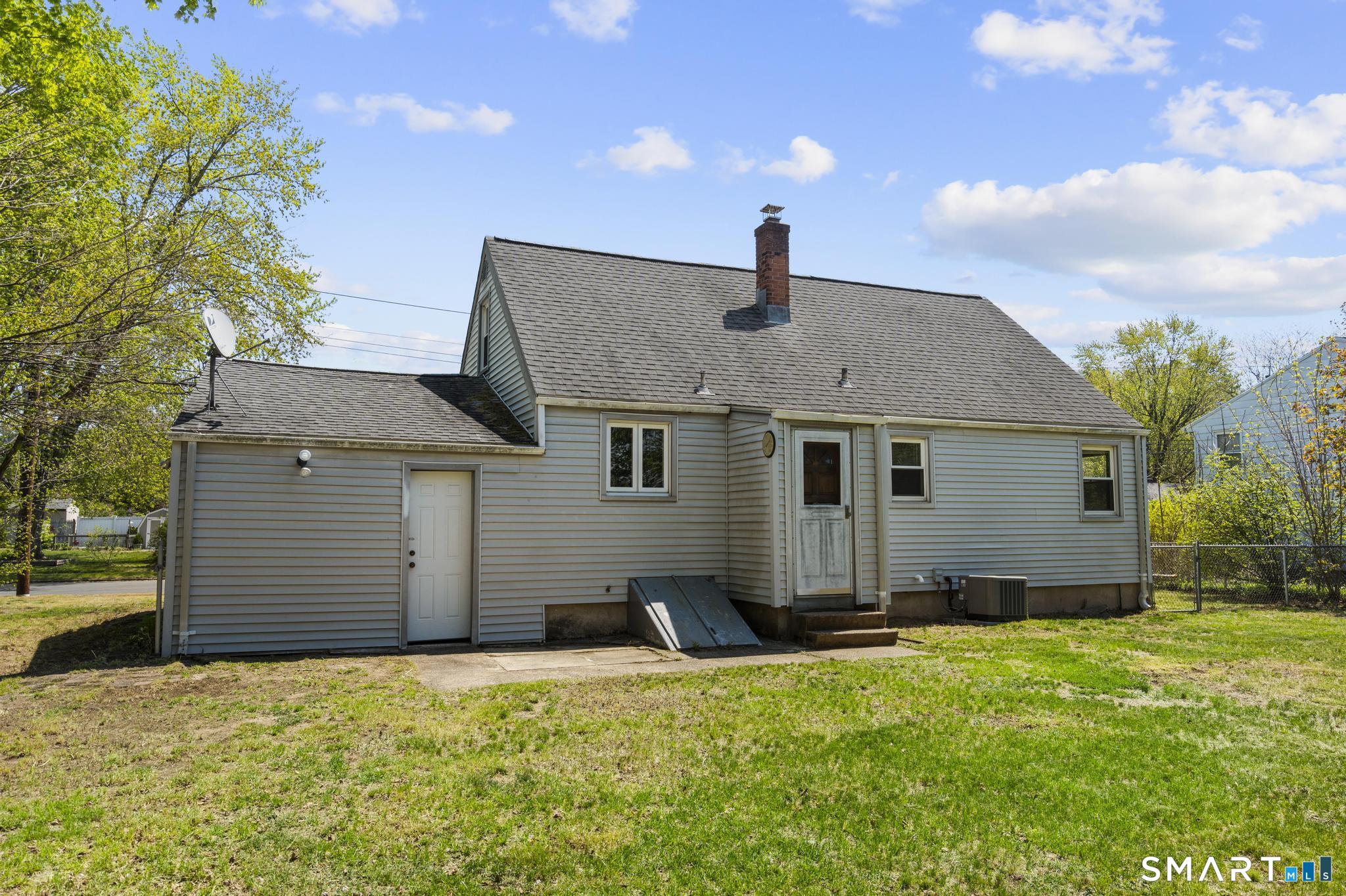 4 Bowen Road North Haven CT 06473