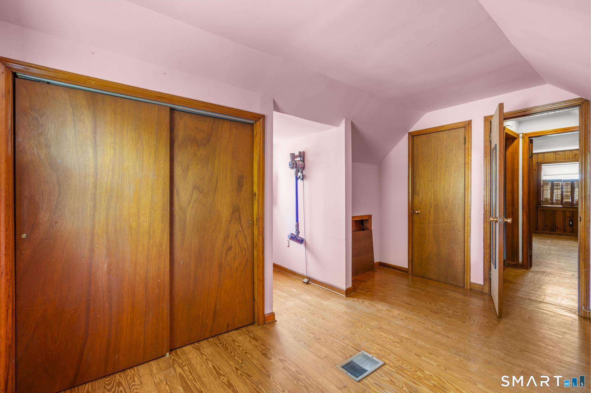 4 Bowen Road North Haven CT 06473