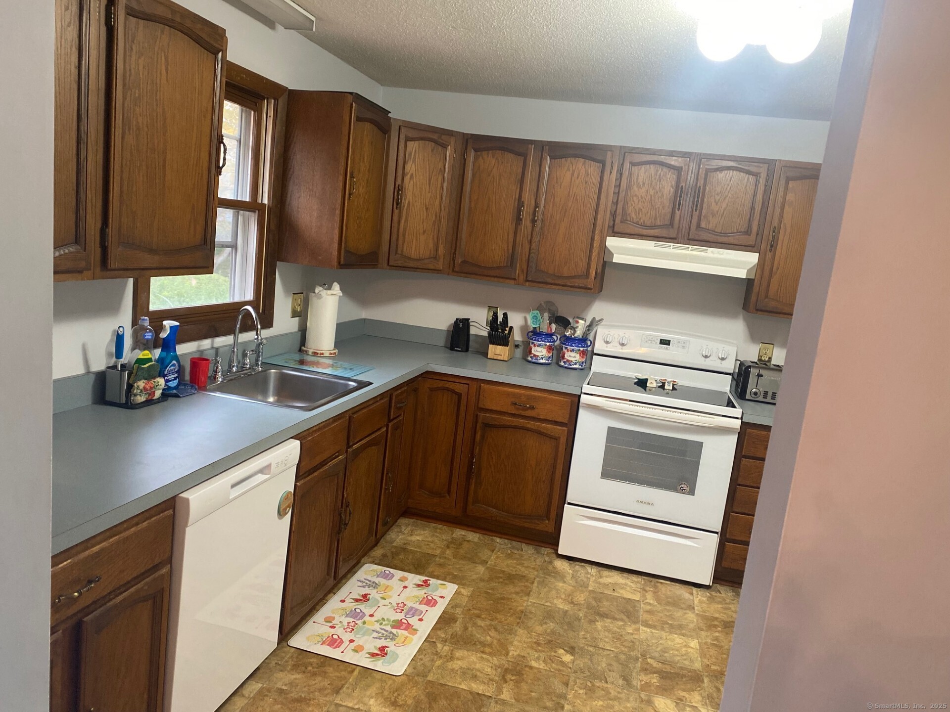 27 Westview Terrace Farmington CT 06085