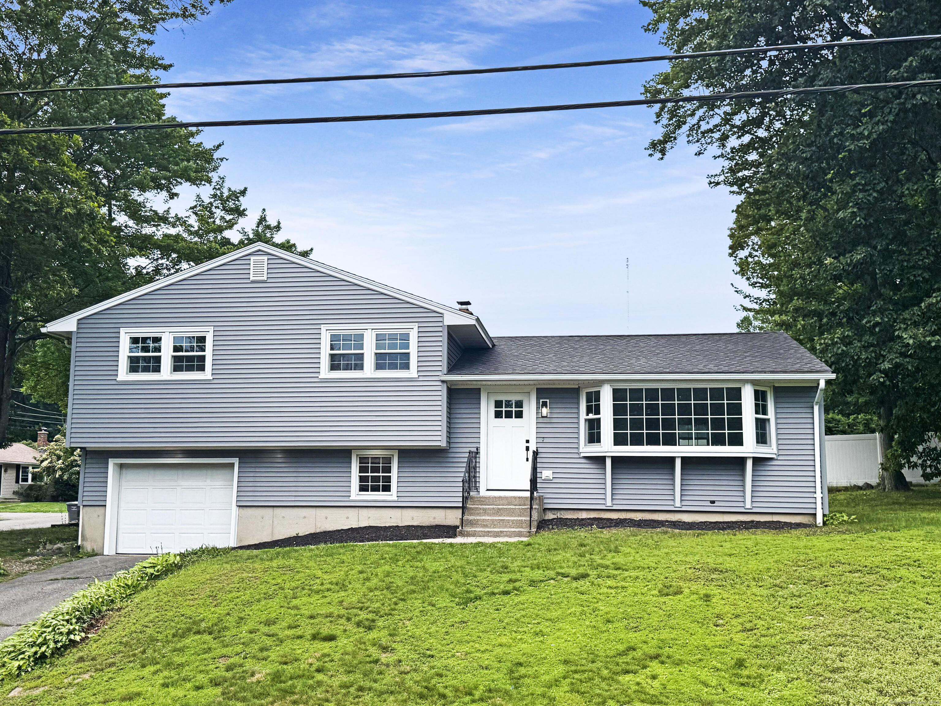 8 Linda Court Naugatuck CT 06770