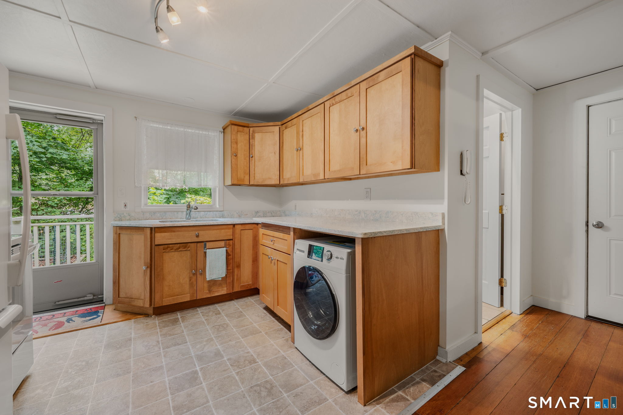 47 Goshen Road Waterford CT 06385