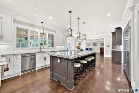 14 Robkins Road Avon CT 06001
