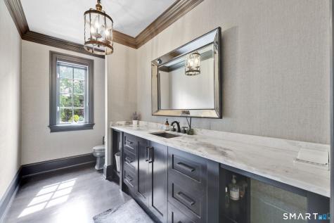 14 Robkins Road Avon CT 06001