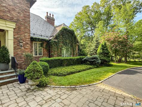 14 Robkins Road Avon CT 06001