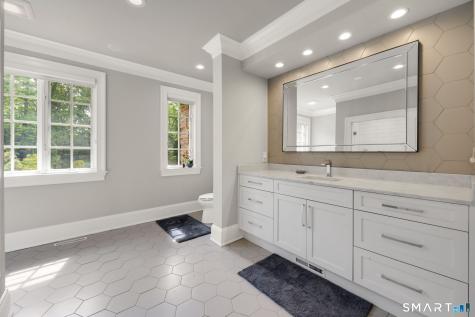 14 Robkins Road Avon CT 06001