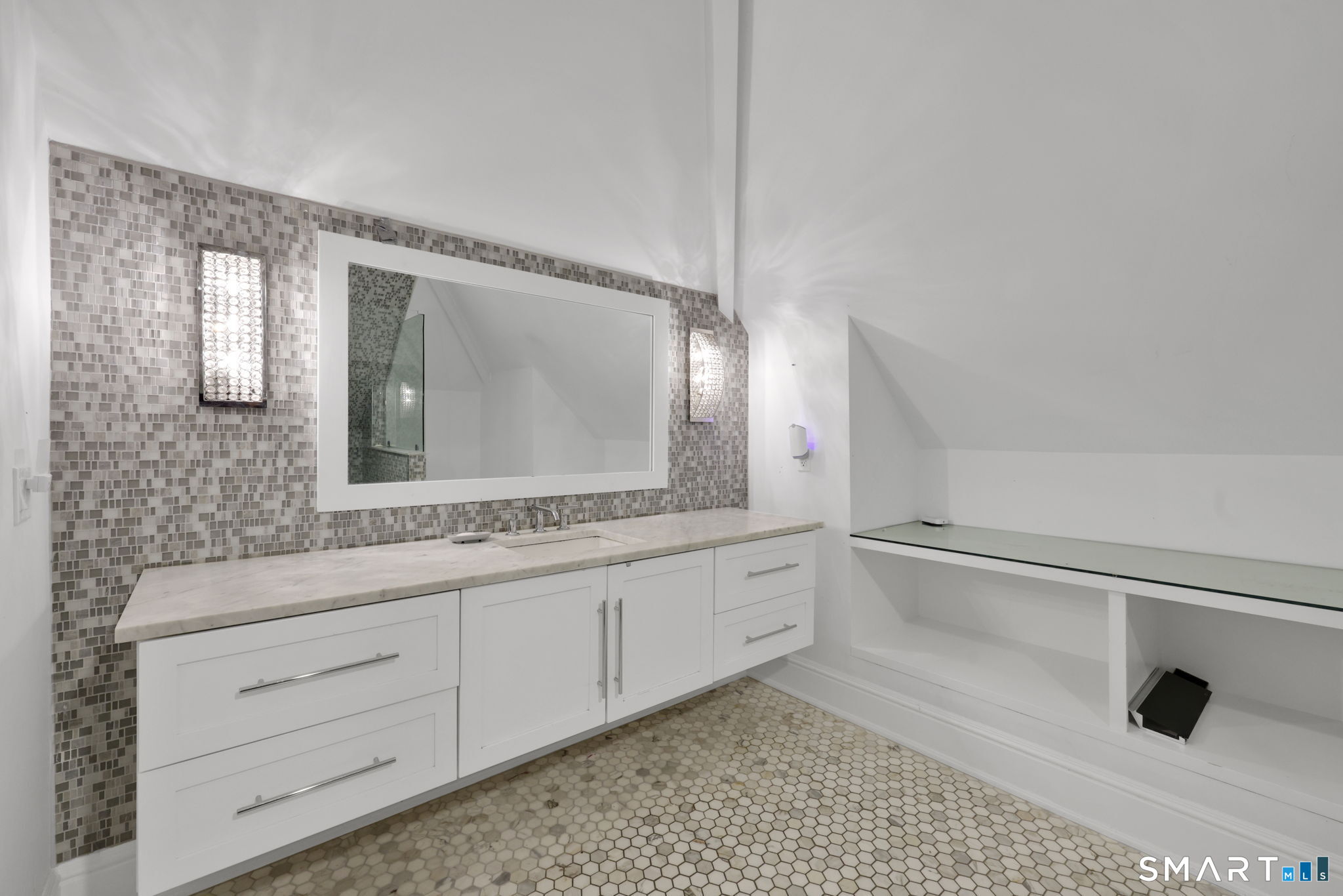 14 Robkins Road Avon CT 06001