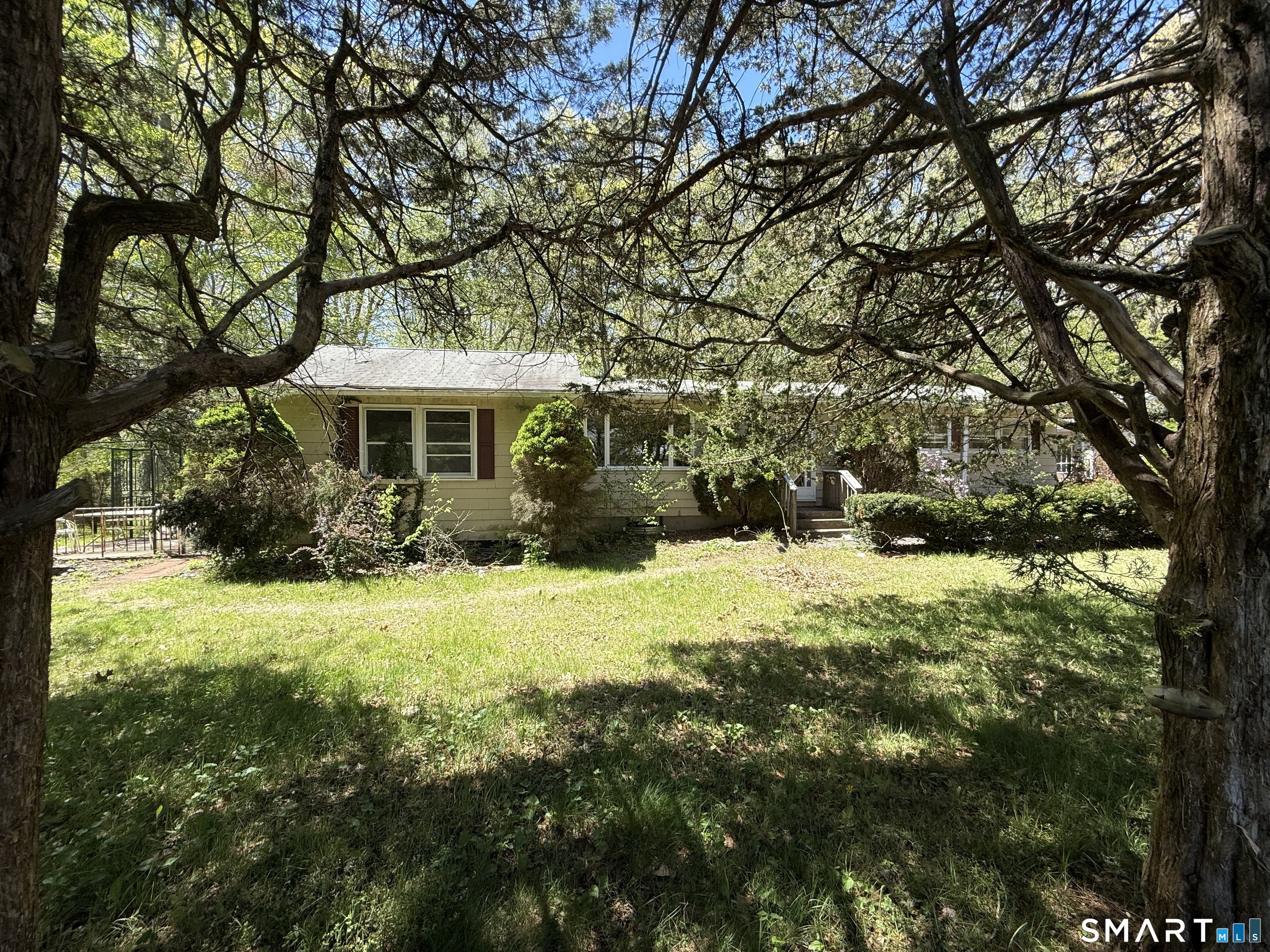 24 Oak Road Montville CT 06370