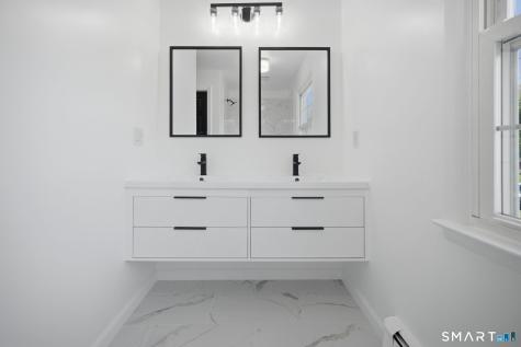 32 Brentwood Drive Bloomfield CT 06002