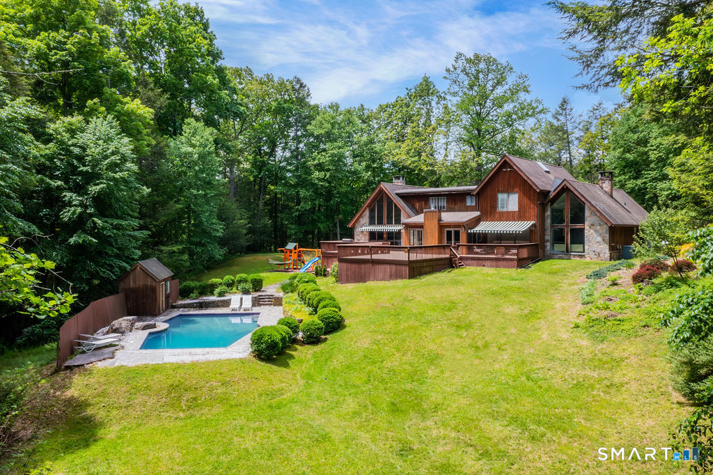 Sherman CT, 21 Holiday Point Road