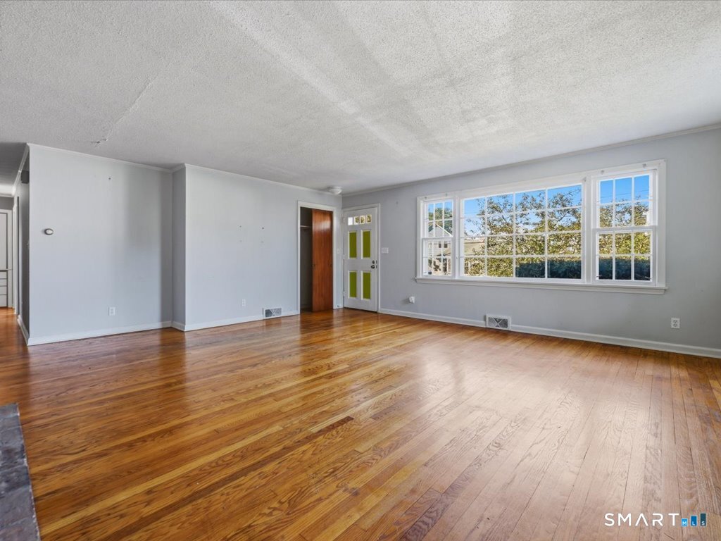 15 Third Avenue Branford CT 06405