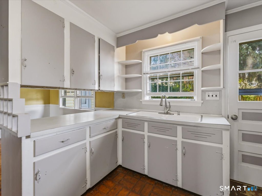 15 Third Avenue Branford CT 06405