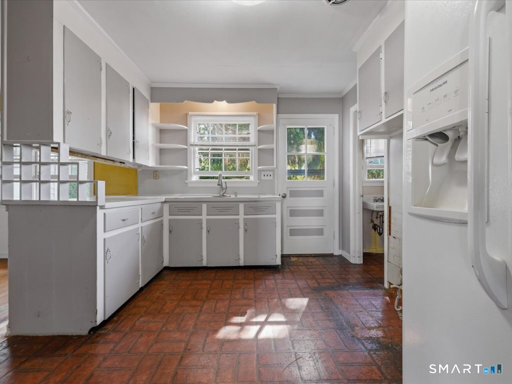 15 Third Avenue Branford CT 06405
