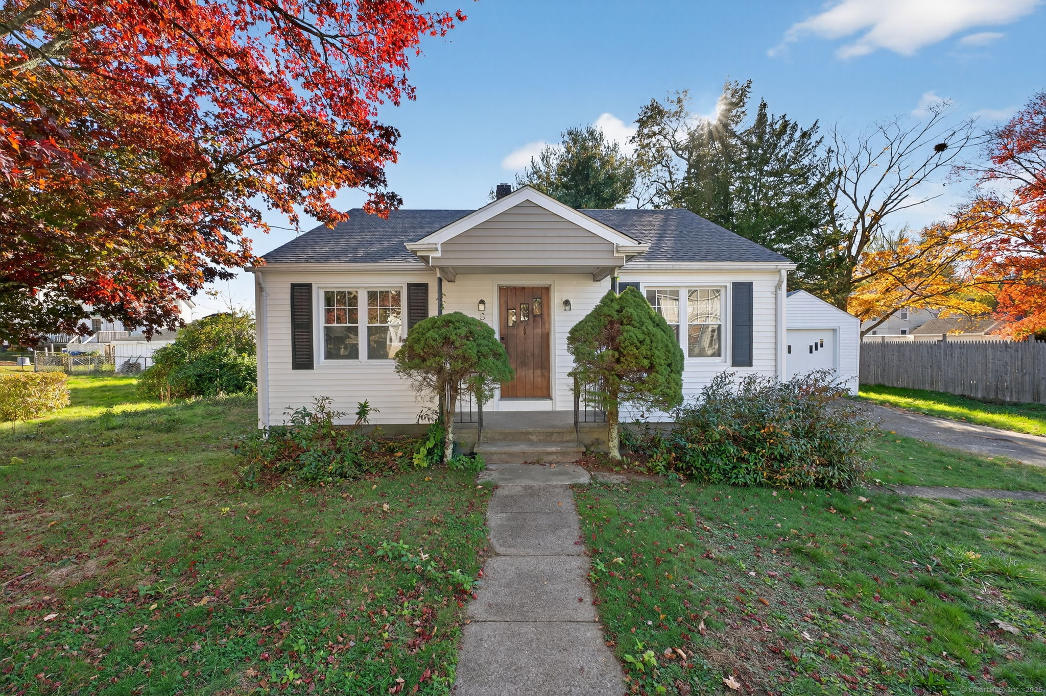 8 Quinebaug Road Norwich CT 06360