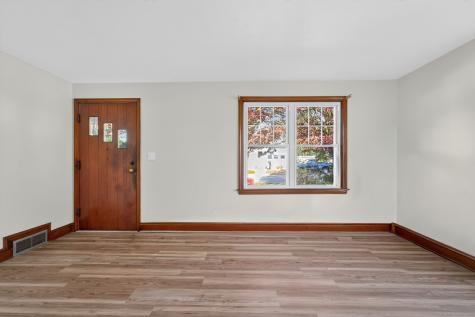 8 Quinebaug Road Norwich CT 06360